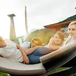 Üdülőpark Adventure Camp *
