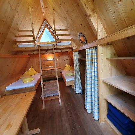 Adventure Camp 홀리데이파크 외치