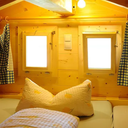 Adventure Camp 홀리데이파크 외치