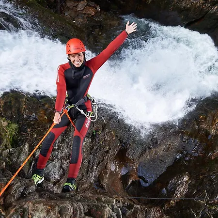 منتزه العطل Adventure Camp